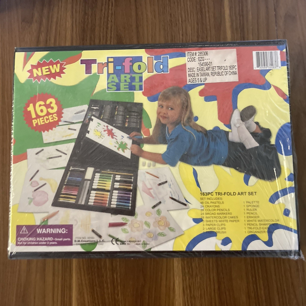 D.M. Creations Tri-Fold Art Set 163 Pieces Portable Carry Case Ages 5+ NEW